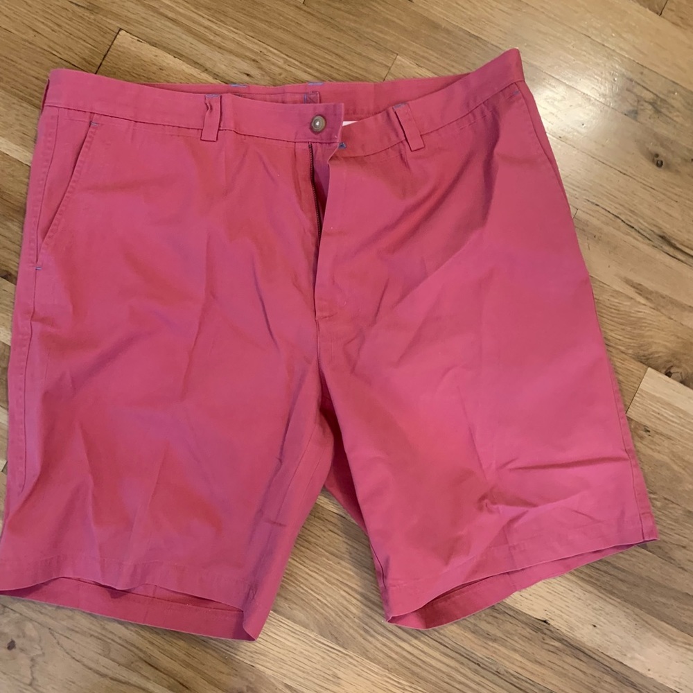 Men’s salmon colored shorts
